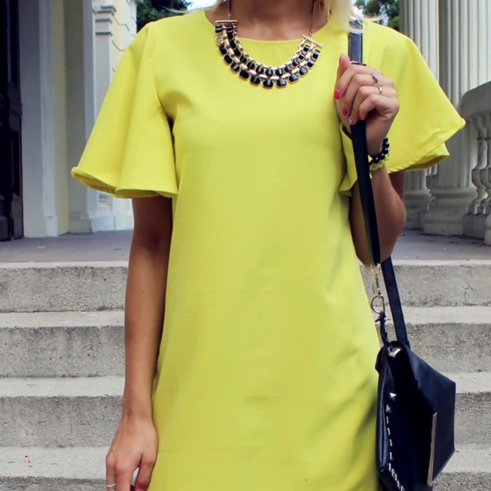 Bell sleeve shift dress